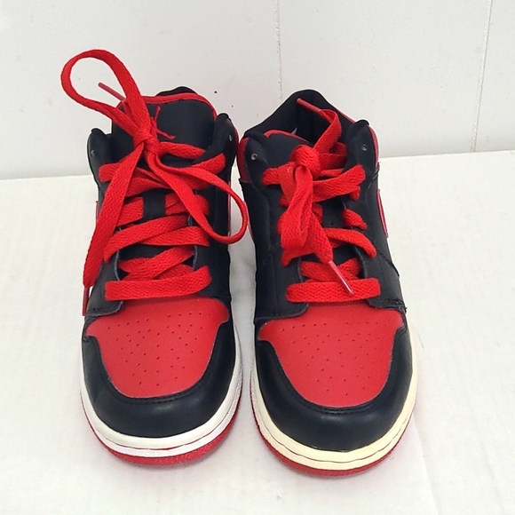 AIR Jordan 1 PHAT LOW " BRED" Red/ Black Size 3.5 Youth 338146- 061 Year 2008 - Picture 3 of 12